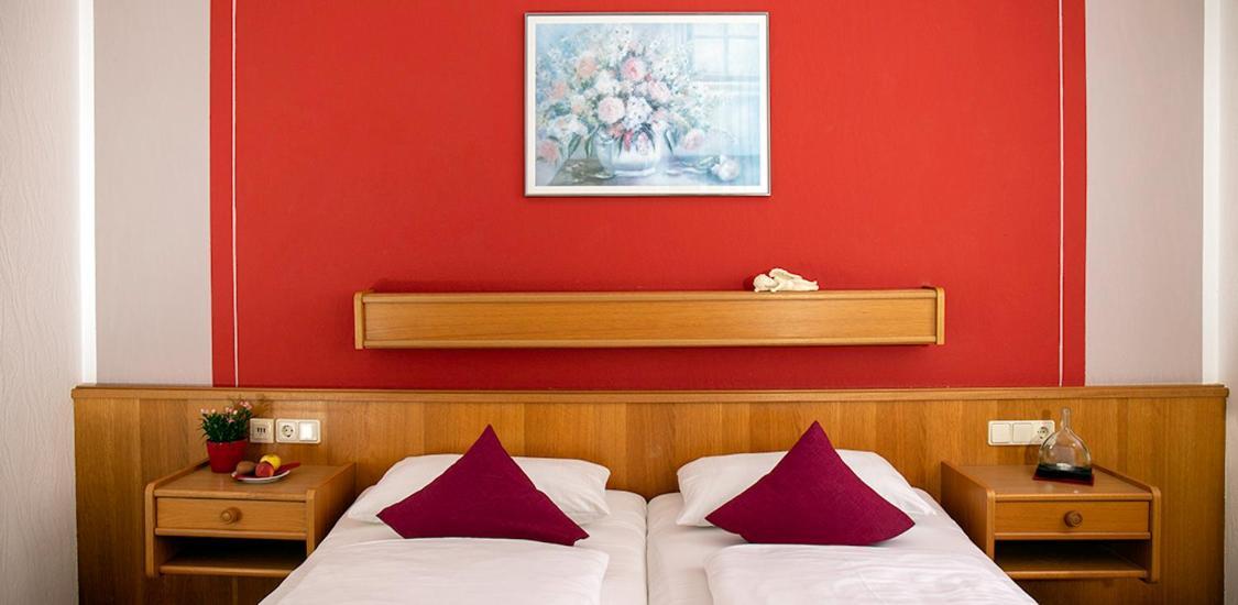 Hotel Garni Zum Hirschen Iphofen Extérieur photo